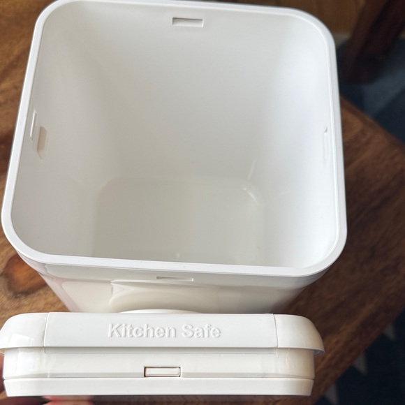 White Electronic Timer Container - Picture 9 of 10